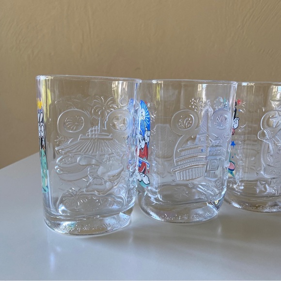 McDonald’s Walt Disney World Year 2000 Celebration Glasses Set of 4 - Picture 9 of 16